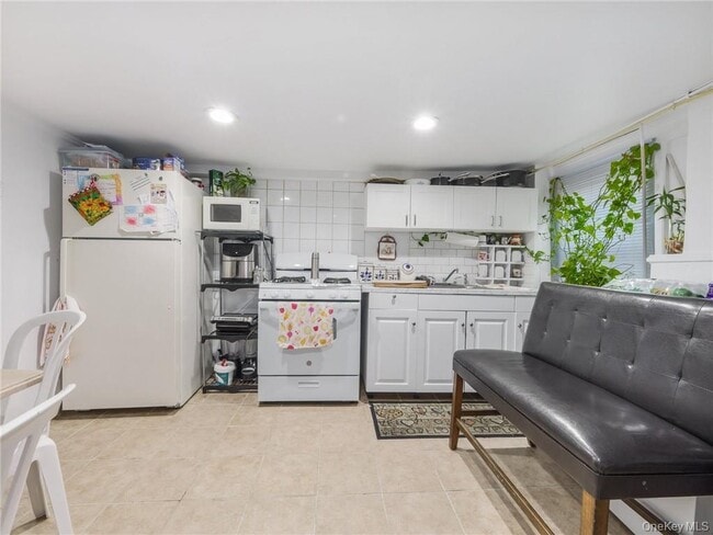 Building Photo - 32 4th St