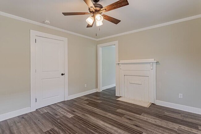 Building Photo - Renovated Home Near the Swamp Rabbit Trail