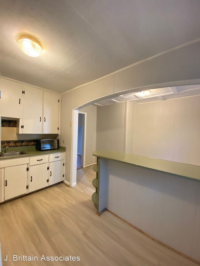 Building Photo - 2 br, 1 bath House - 75 Pelham Heights