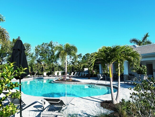 Foto del edificio - Beautifully maintained 3/2.5 townhome and ...