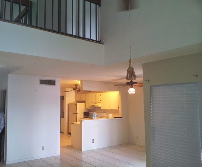 341 Ives Dairy Rd, Miami, FL 33179 Townhome Rentals in Miami FL