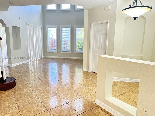 Foto del edificio - 5081 SW 136th Terrace