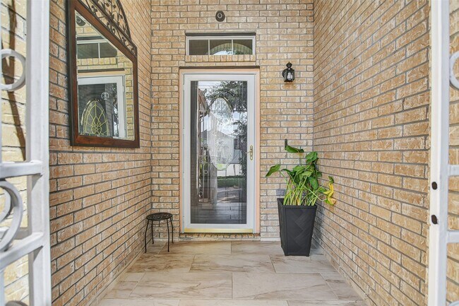 Foto del edificio - 10011 Gil Jr Ln