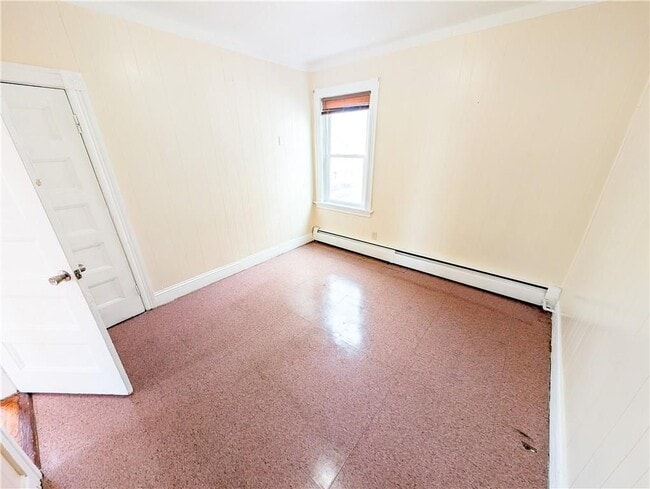Building Photo - 53 Bancroft St