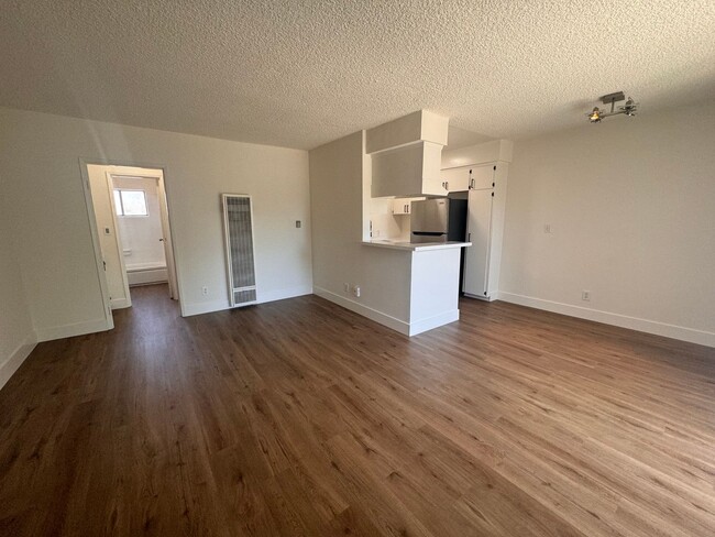 Building Photo - 14109 Hatteras St