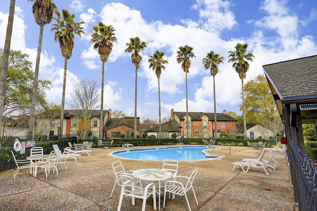 Private community pool steps outside the front door with weekly adults-only evening - 11744 S Kirkwood Rd