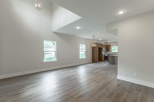 Foto del edificio - 4737 Heiskell Dr