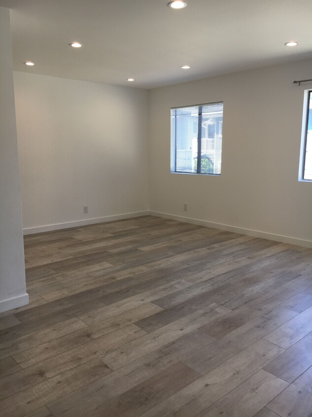 Foto principal - 251 W Verdugo Ave
