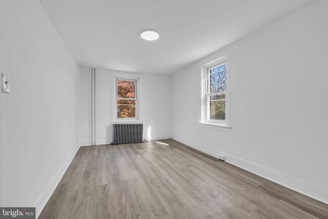 Foto del edificio - 28 Bond St