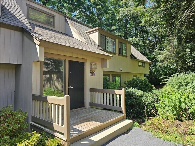 Building Photo - 32 Crocus Ln