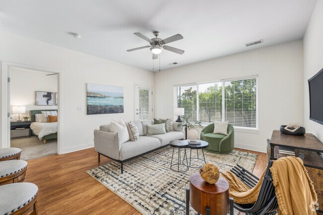 2BR, 2BA - 950SF - Living Room - Vine Street Flats