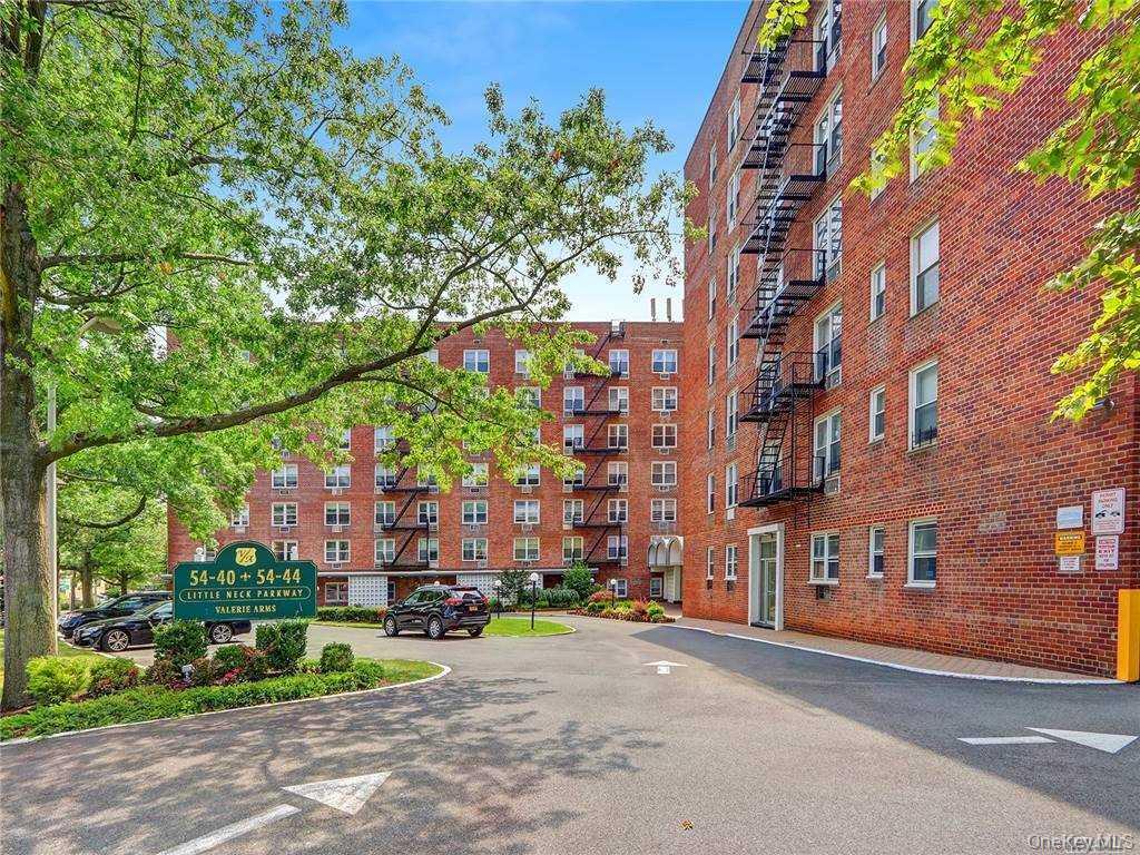 Foto principal - 54-40 Little Neck Pkwy