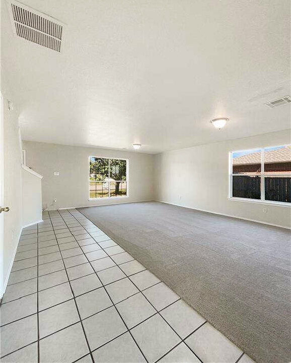 Foto del edificio - 5606 Montrose Dr