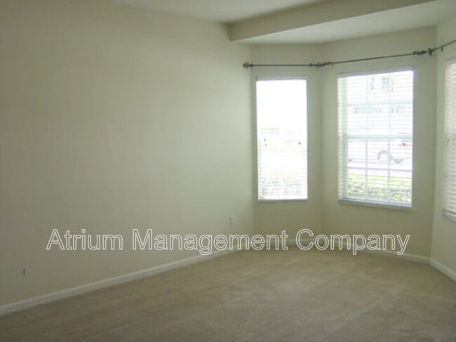 Foto del edificio - 304 Grand Valley Dr
