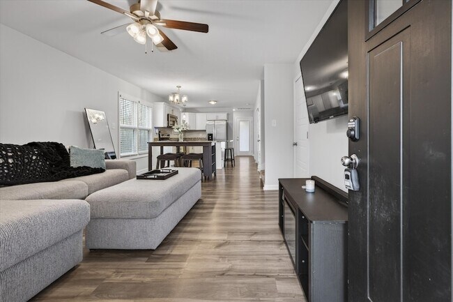 Foto del edificio - 409 Hillside Dr