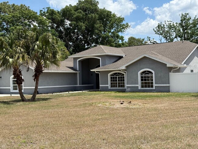 Building Photo - Spacious 6BR House in Spring Hill