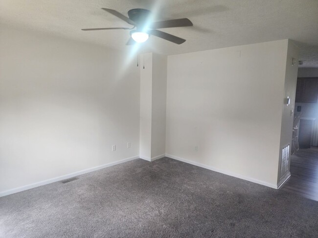 Foto del edificio - Electric Included! 2 Bed 1.5 Bath Condo!