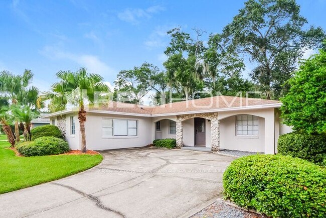 Building Photo - 1549 Silver Fox Cir