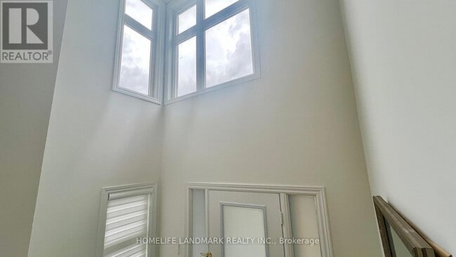 Building Photo - 63 Puisaya Dr