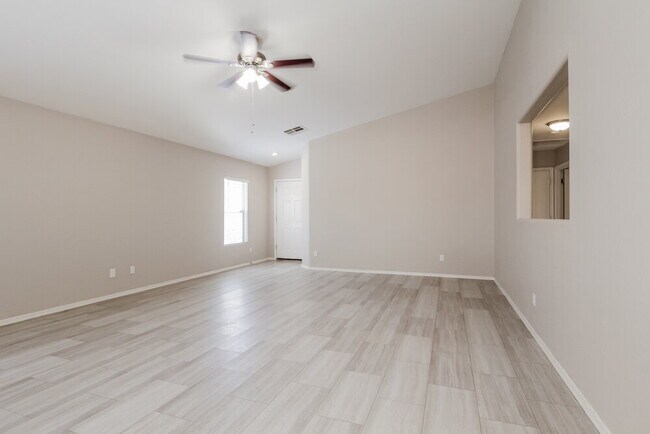Foto del edificio - 11638 W Carol Ave