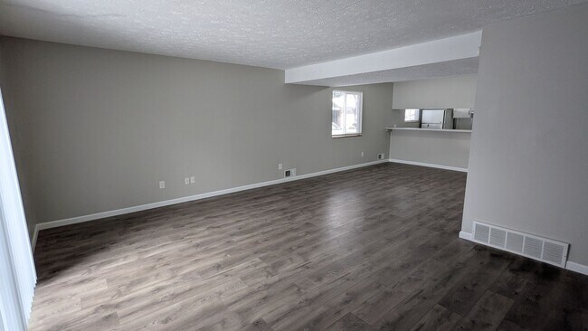 Foto del edificio - MN Cedar Village (833)