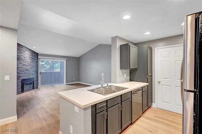 Building Photo - 231 W Horizon Ridge Pky