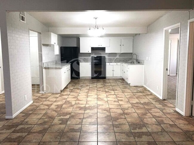 Foto del edificio - 4747 Everman Dr