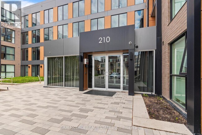 Building Photo - 210 Sabina Dr