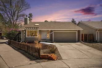 Building Photo - 6378 S Emporia Cir