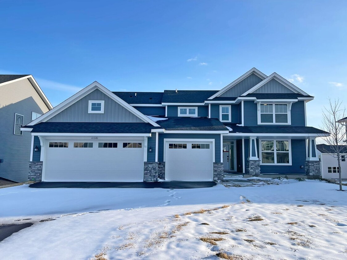 Foto principal - Gorgeous BRAND NEW Executive Home, never b...