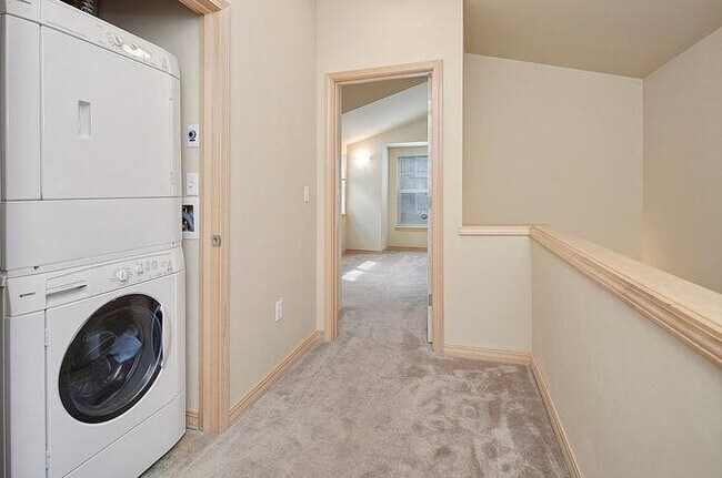 Foto del edificio - North Seattle Townhome for Lease