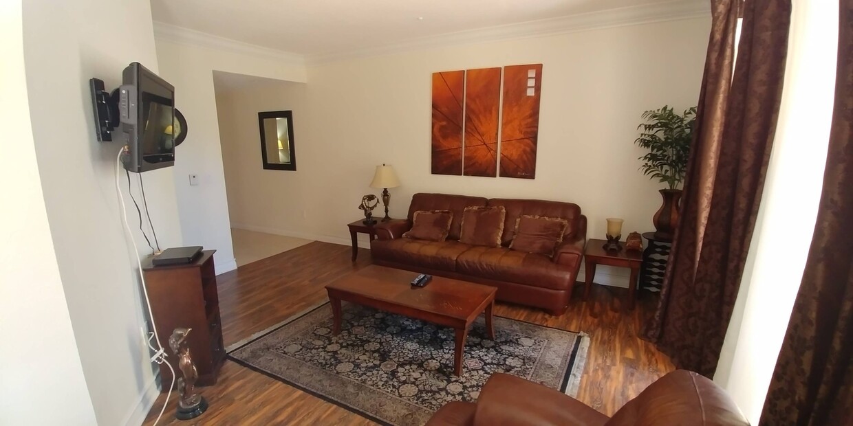 Foto principal - Meridian Luxury 1 Bed | 1 Bath Condo in Re...