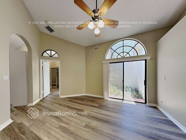 Foto del edificio - 12450 Sand Wedge Dr