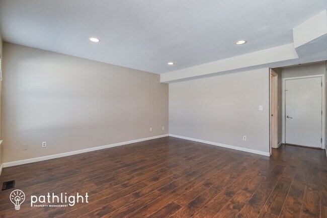 Building Photo - 5540 Pickering Ct