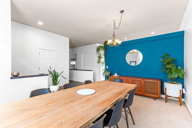Foto del edificio - 2225 Timber Creek Dr