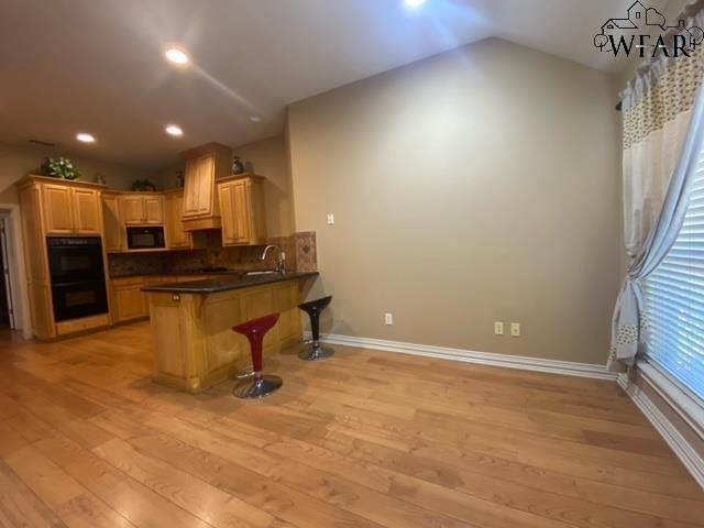 Building Photo - 3029 Cromwell Ave