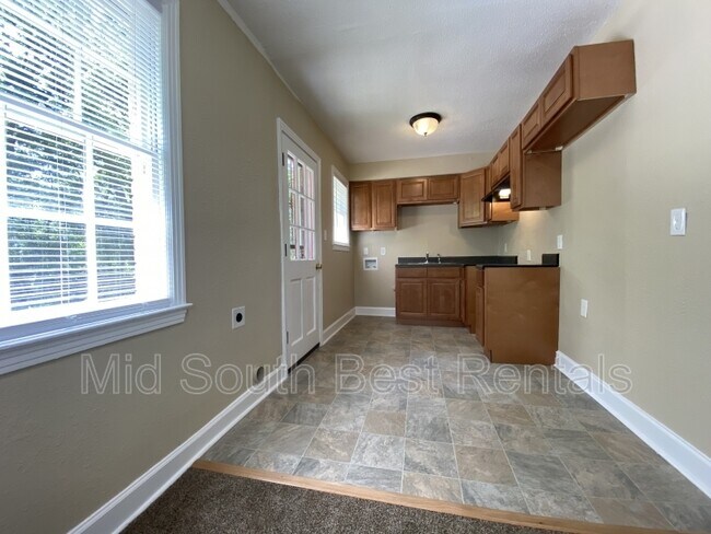 Building Photo - 3162 St Charles Dr