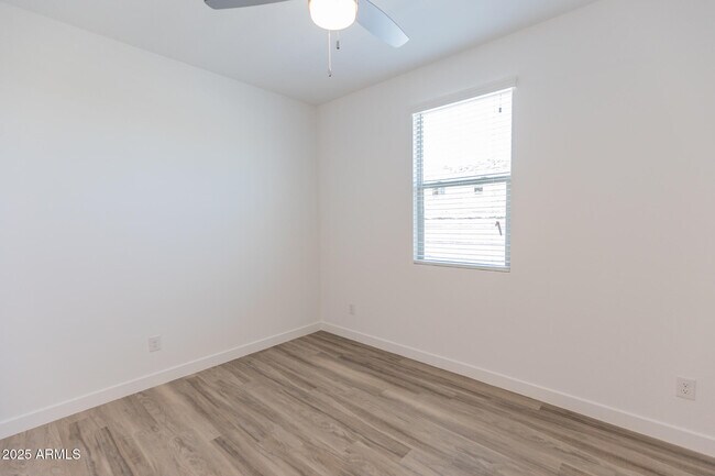 Foto del edificio - 17020 W Diana Ave