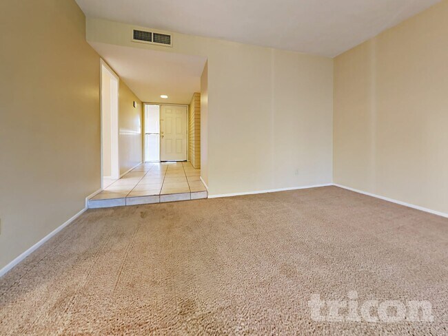 Building Photo - 4127 W Mission Ln