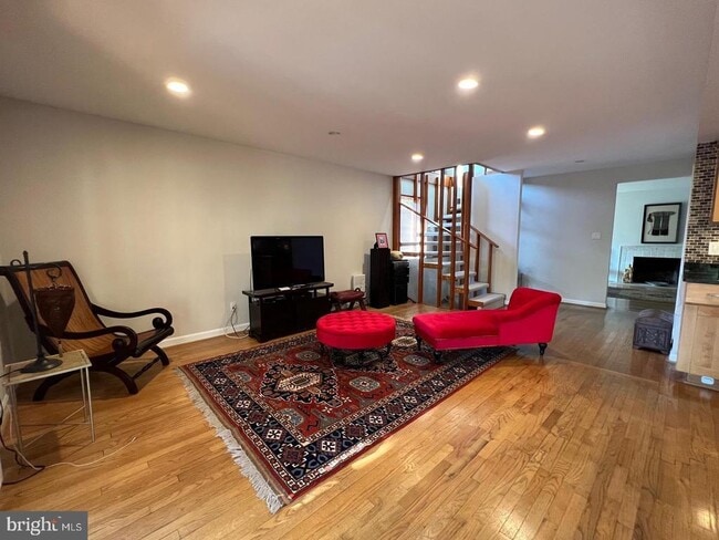 Foto del edificio - 5222 MacArthur Blvd NW