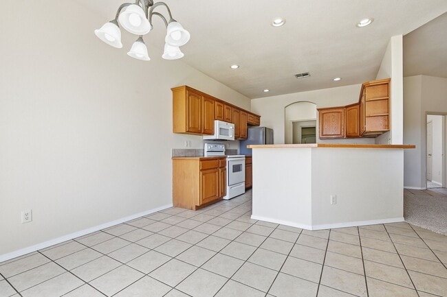 Building Photo - Conveniently Located 4 Bedroom 2 Bath Home