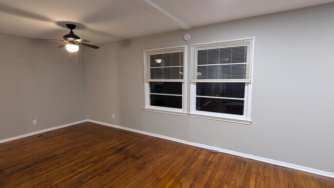 Foto del edificio - 3100 Highland Dr SE