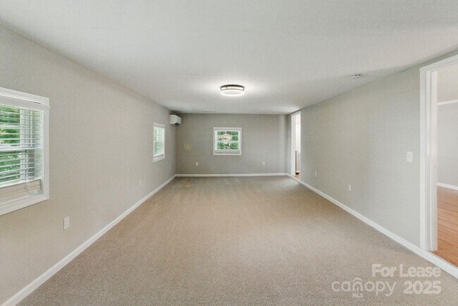 Building Photo - 7016 Wannamaker Ln