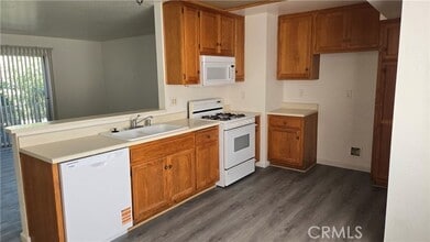 Building Photo - 1365 Crafton Ave