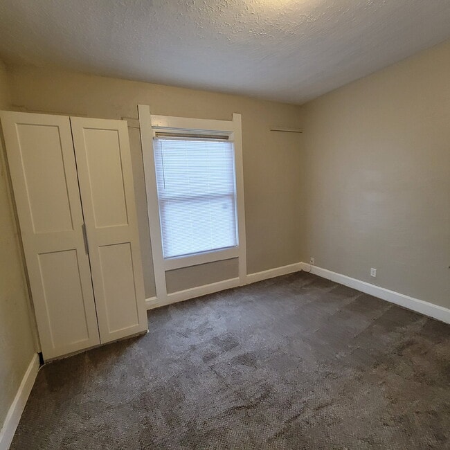 Beautiful views from downtown from front yard - Beautiful views from downtown from front yard Apartment