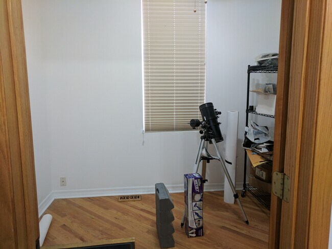 Foto del edificio - 2132 W Belmont Ave