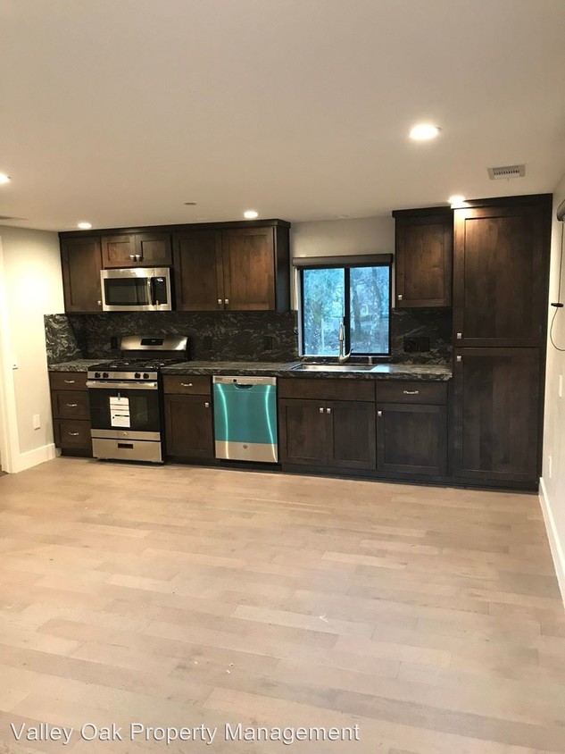 Foto principal - 1 br, 1 bath House - 13 White Cottage N