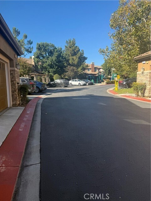 Foto del edificio - 8692 E 9th St