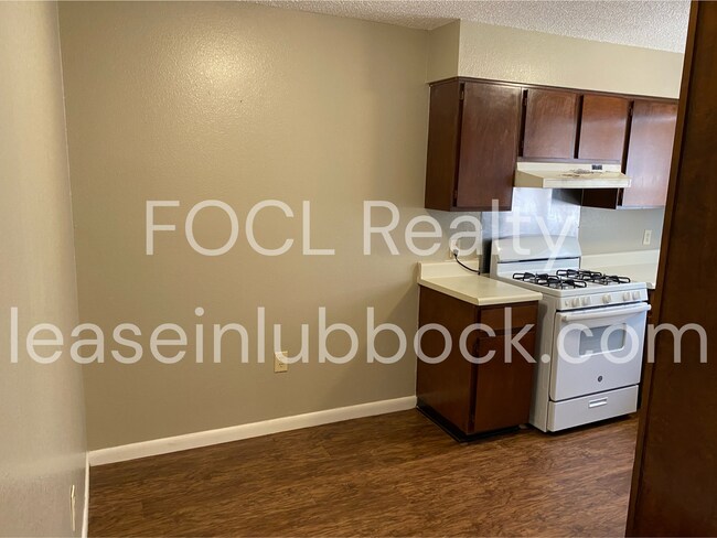 Building Photo - 510 Dowden Rd