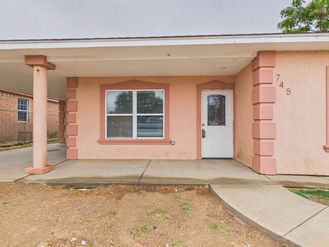 Foto del edificio - Nice 3 bedroom Duplex Rental